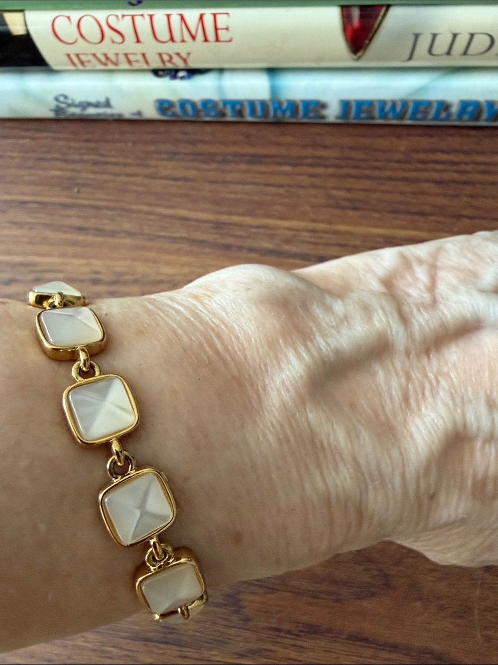 NWT Monet 2 GoldTone Bracelet with Faceted Pearlescent Cabochon Square Links.
